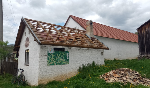 Nová strecha tradičného pecného domčeka 2.3.2023 